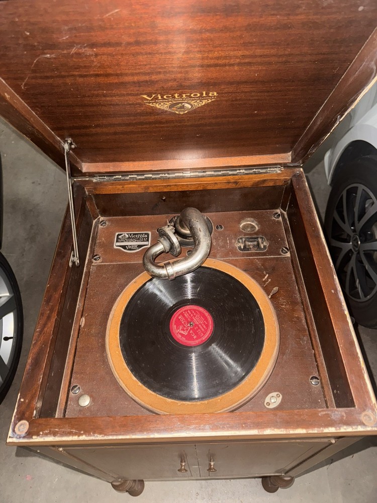 Victrola Victor Record Player