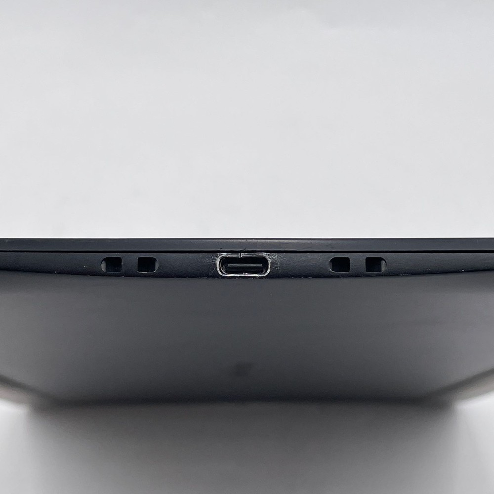 Wacom Intuos Pro Medium Bluetooth Graphics Drawing Tablet Black - READ