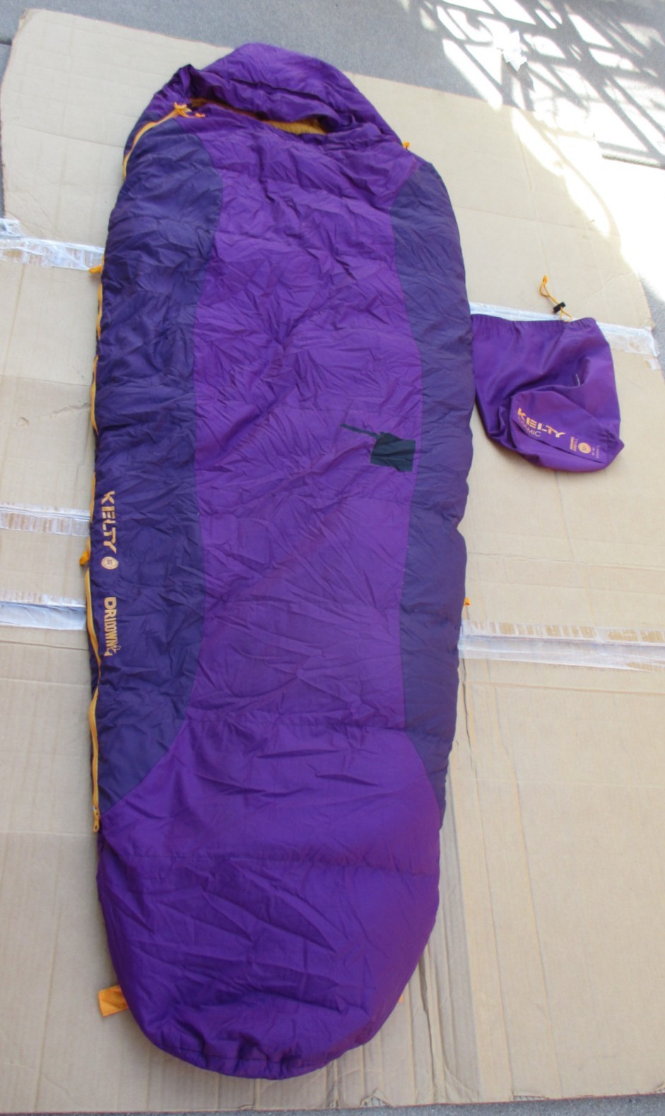 Kelty Cosmic 32F/0C Women's 550 Fill Dri-Down Sleeping Bag 74" x 29"