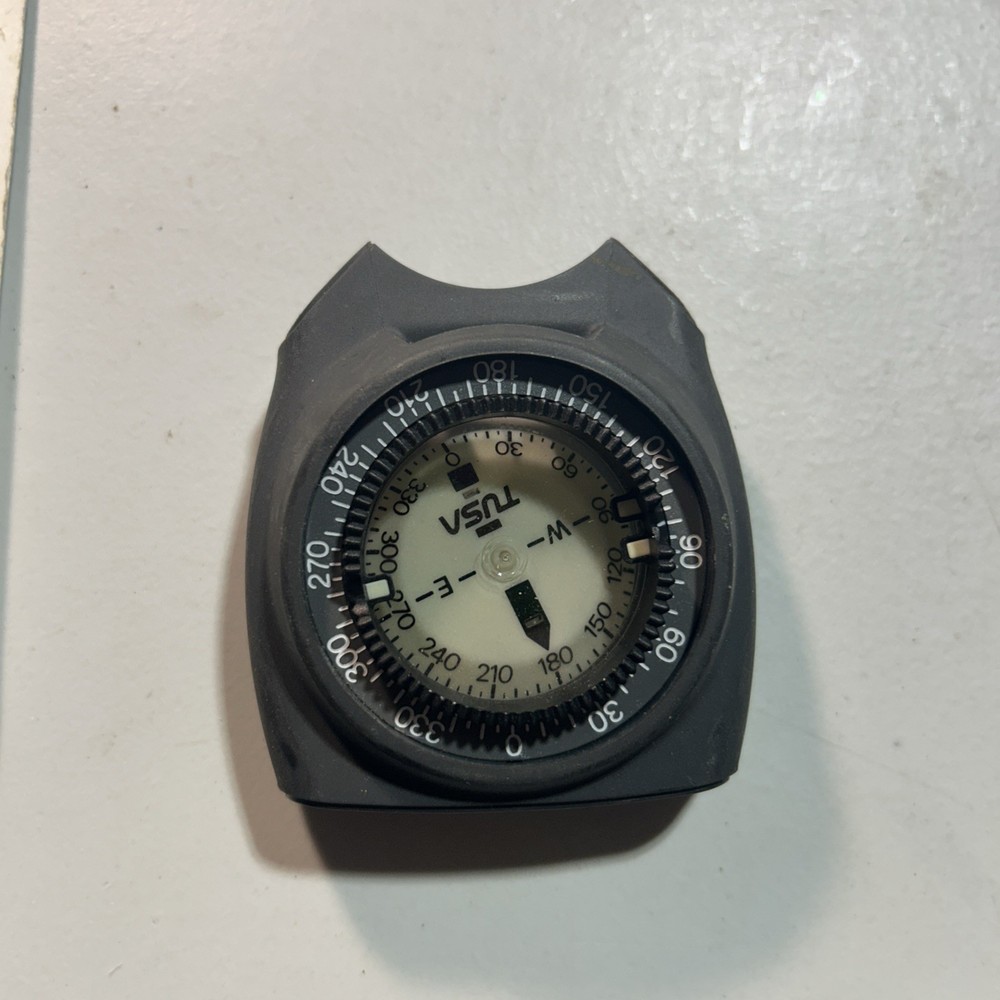 Tusa Console Compass. Scuba Diving.