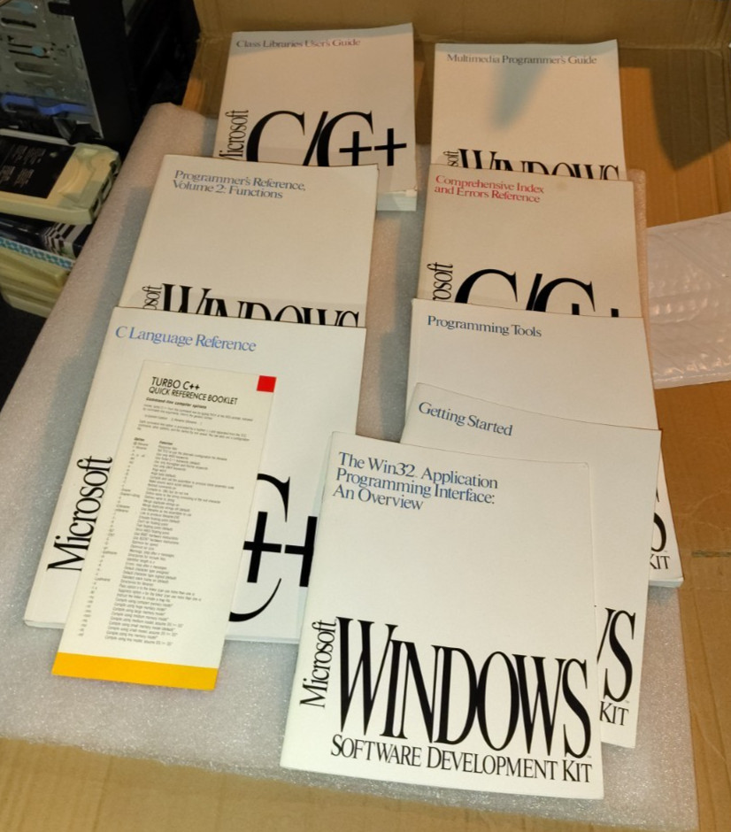 Microsoft Windows 3.1 SDK Manual Lot C/C++ 7.0 Win32 API Development kit partial