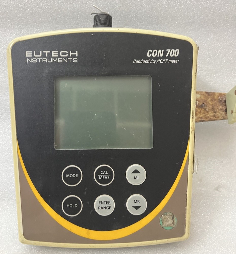 EUTECH INSTRUMENTS CON 700 PORTABLE HAND HELD CONDUCTIVITY METER