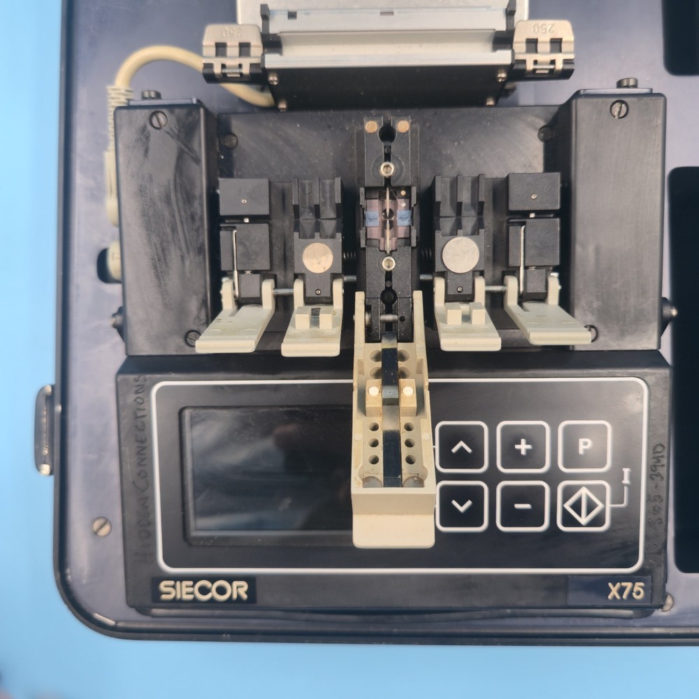 SIECOR Fusion Splicer Model x75