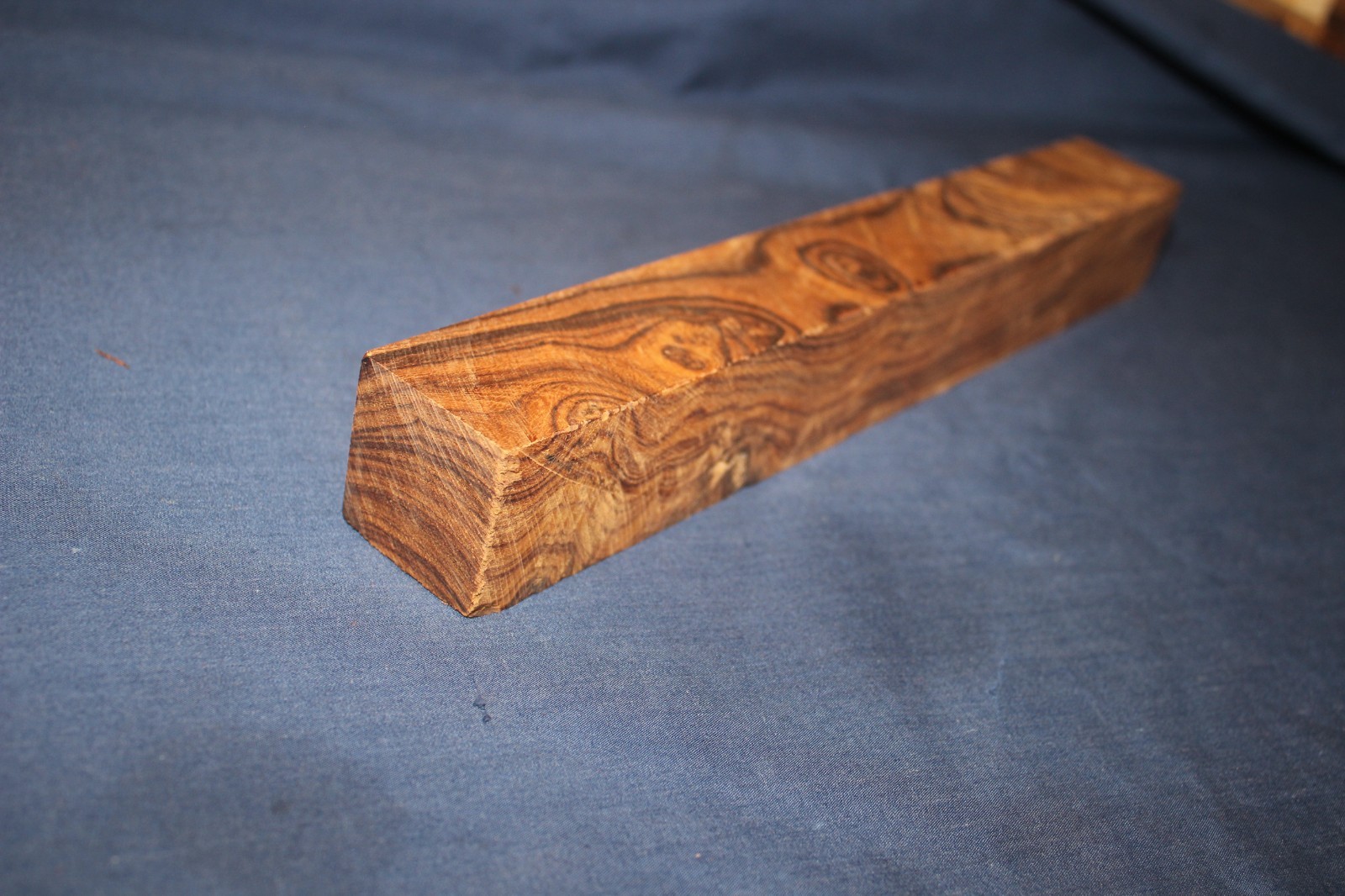 Arizona Desert Ironwood DUCK CALL 1.51" x 1.52" x 12" #D975