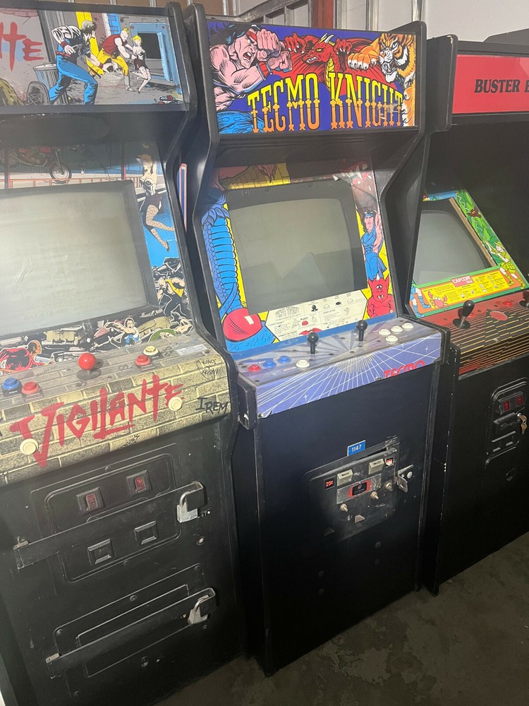 TECMO KNIGHT ARCADE MACHINE by TECMO 1989 (Excellent Condition) *RARE*