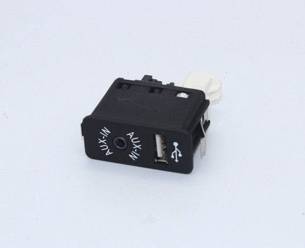 USB AUX Auxiliary Input Socket CABLE For BMW E81 E87 E90 F10 F12 E70 Mini E53