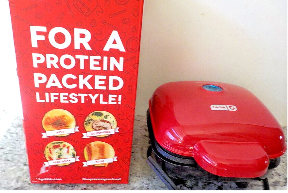 DASH RED Egg Bite Maker Fast Heating w/ 4 Silicone Molds & Recipe Guide