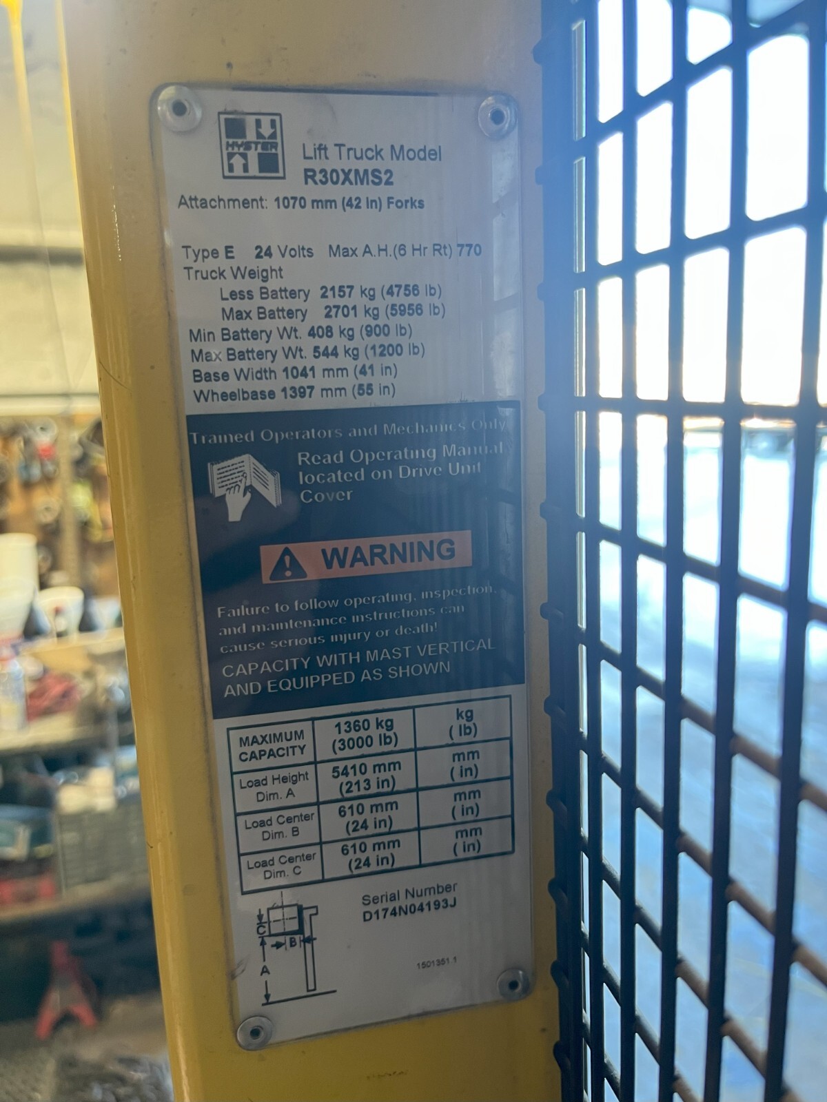 2011 HYSTER R30XMS2 ELECTRIC 3000LB ORDER PICKER NARROW AISLE FORKLIFT Forktruck