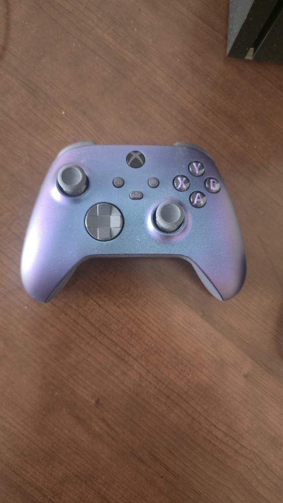 Microsoft Xbox Series X W/Cyberpunk, 2 Wireless Controllers & Power Cable