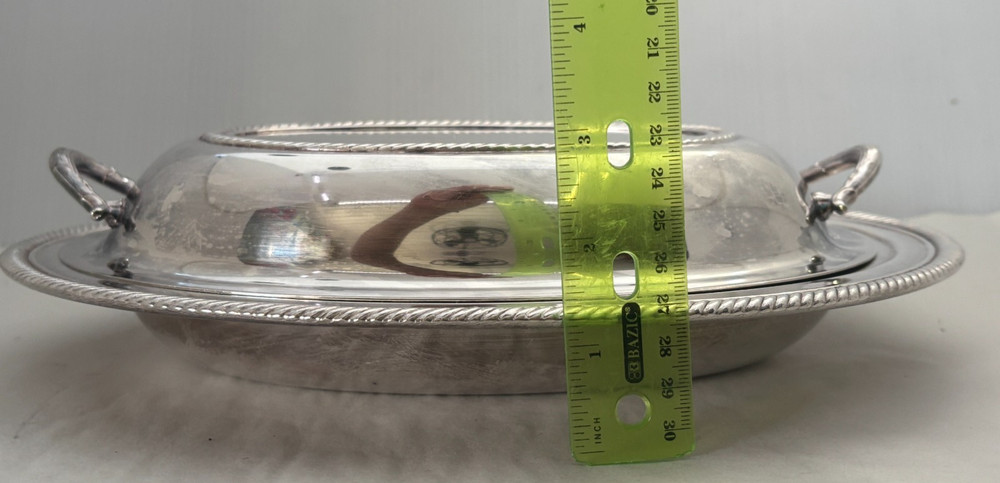 Castleton International Silver Co Vegetable Server with Lid 4812 Gadroon Border