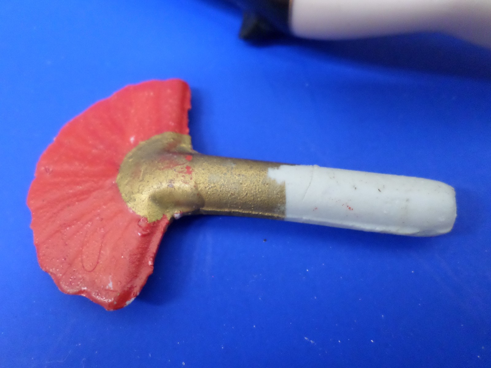 Vintage SEXY Risque Lady w/ Fan Black Shorts Legs NAUGHTY NODDER ASHTRAY