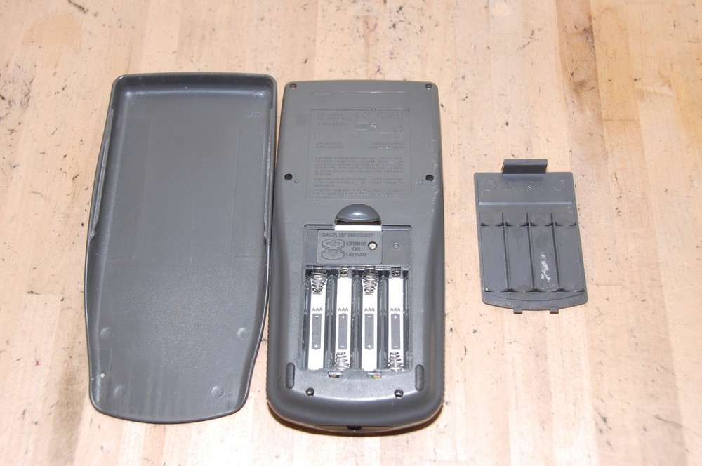 Texas Instruments TI-82 graphing and programmable calculator with Cover Works!
