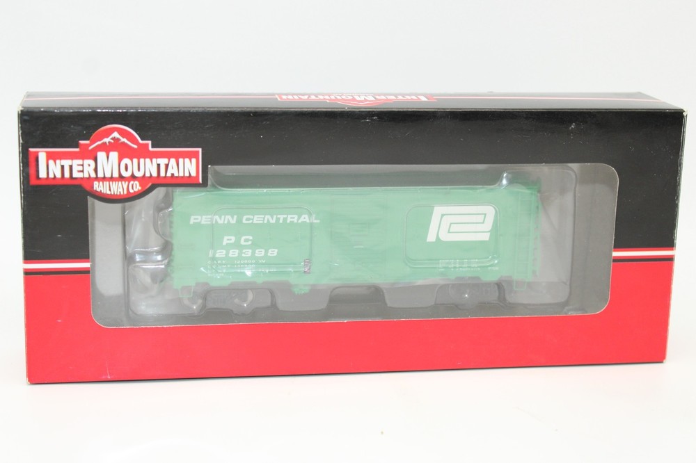 Intermountain HO Scale PC Penn Central Post War Box Car NOS