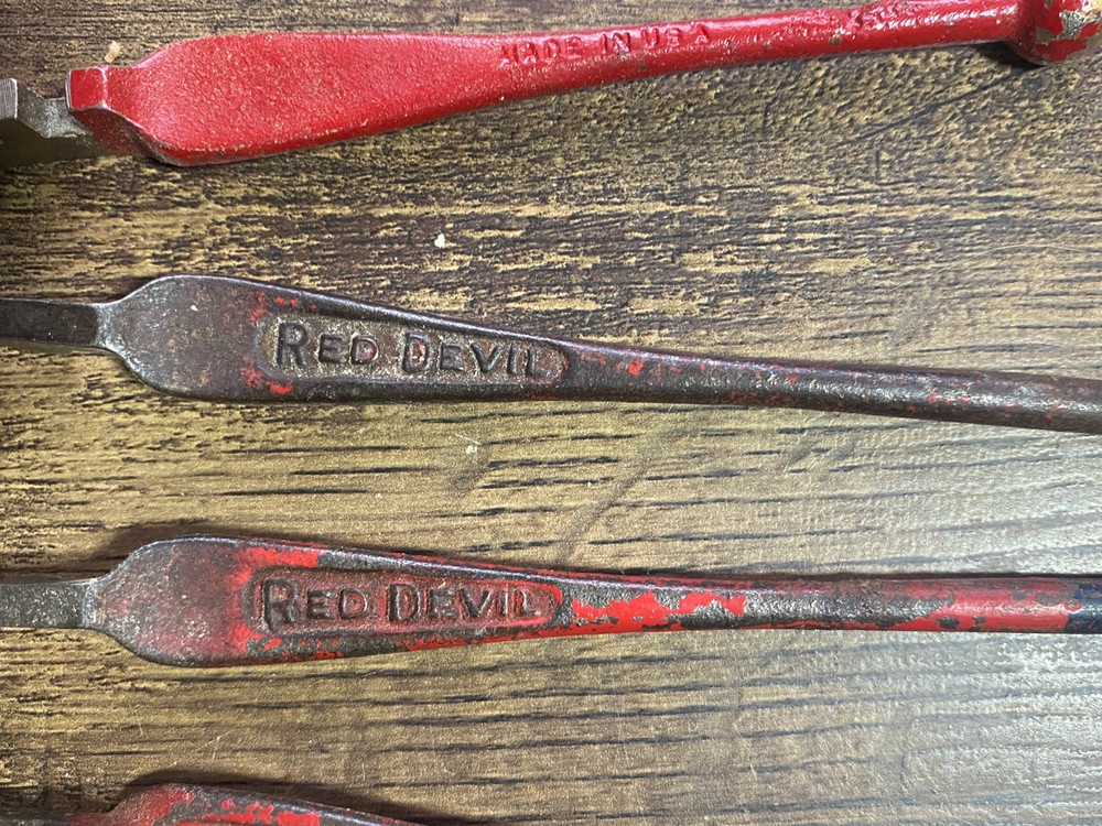 6 Vintage Glass Cutters. Fletcher Red Devil Singer + Selectool Master Sharpener