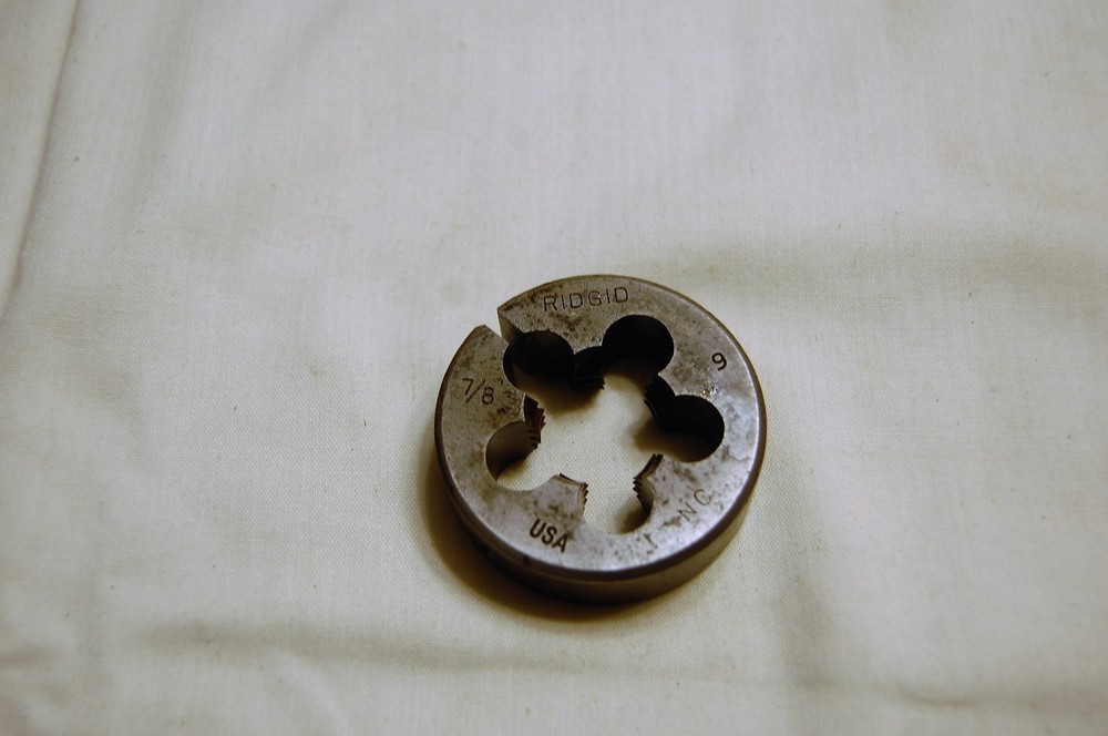 Ridgid 7/8"-9 Bolt Threading Die