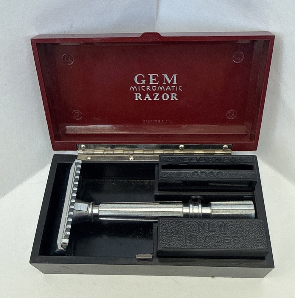 Vintage GEM Micromatic Razor with Bakelite Case -