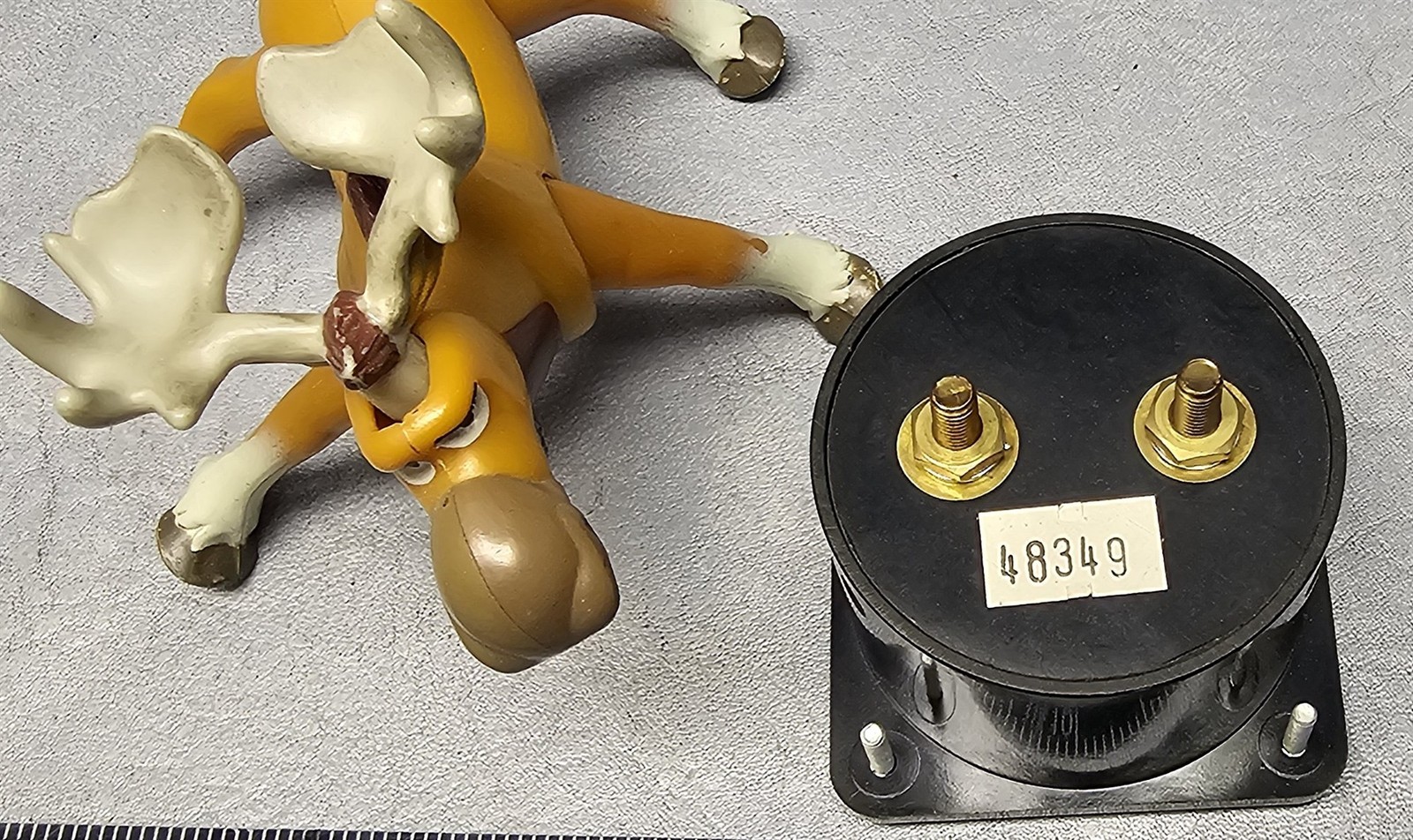 Panel Meter CC3861-4 Full Scale 4-0-4 Amps Magnet / Charge