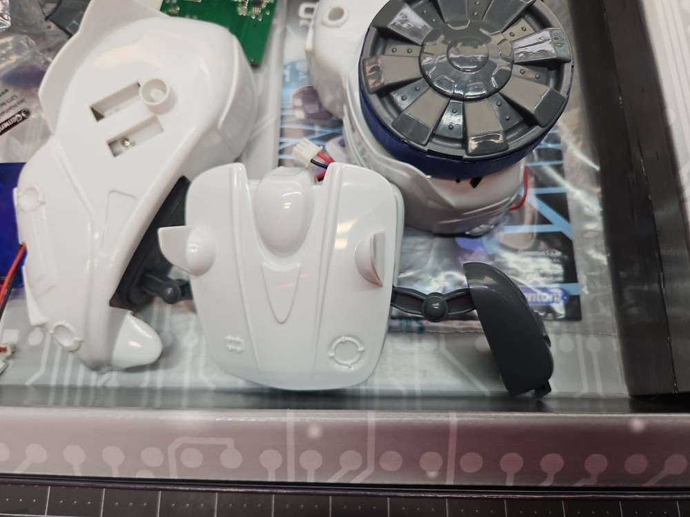 Clementoni Technologic Programmable Cyber Robot