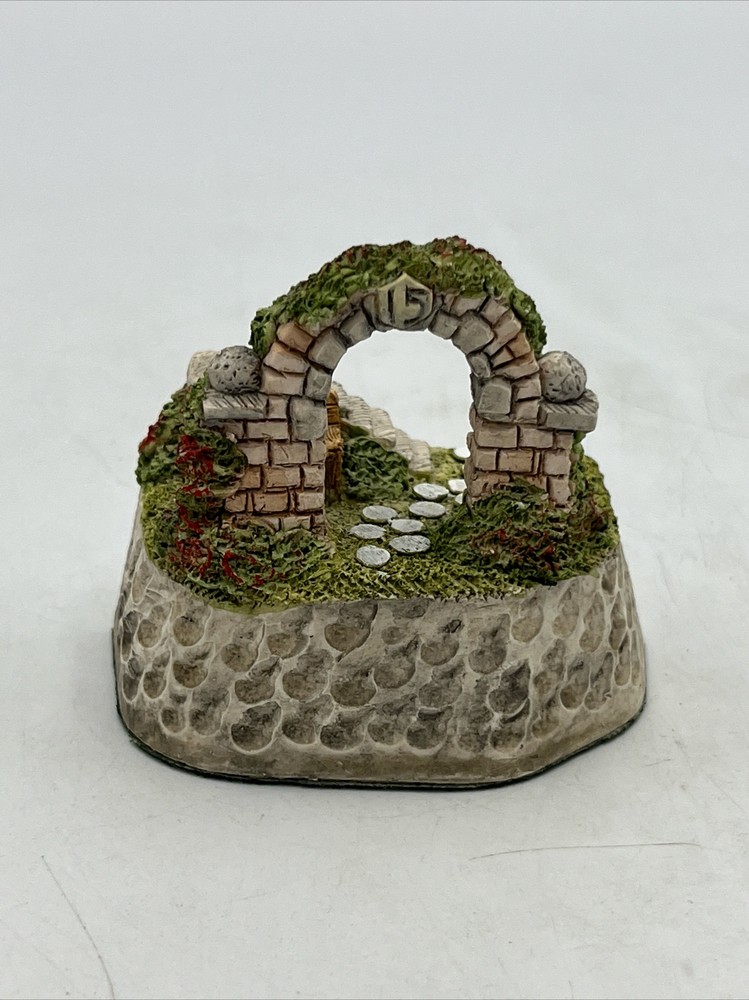David Winter Cottage Winter Arch 1994 Studios Signed by David Winter