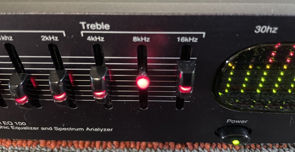 AudioSource EQ 100 10 Band Equalizer With Spectrum Display