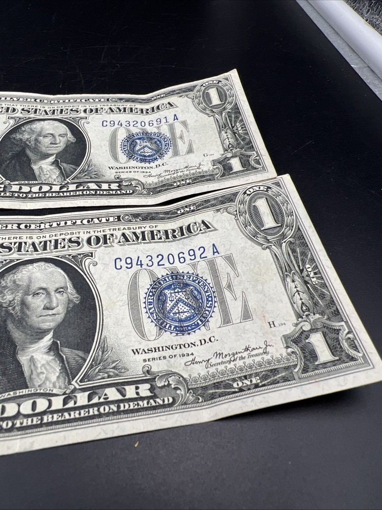 2 Consecutive 1934 $1 One Dollar Silver Certificates Funny Back Notes CH VF #92