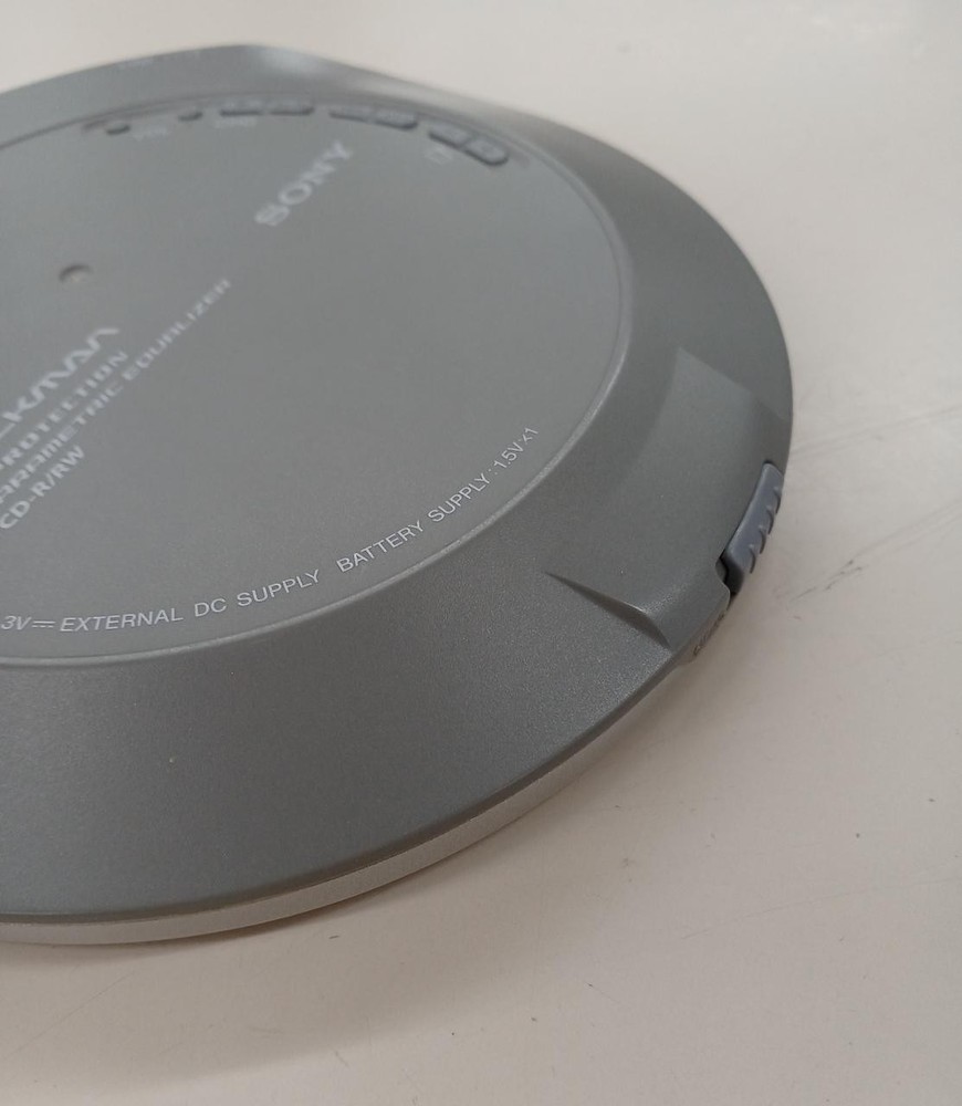 CD WALKMAN Model D NE730 SONY