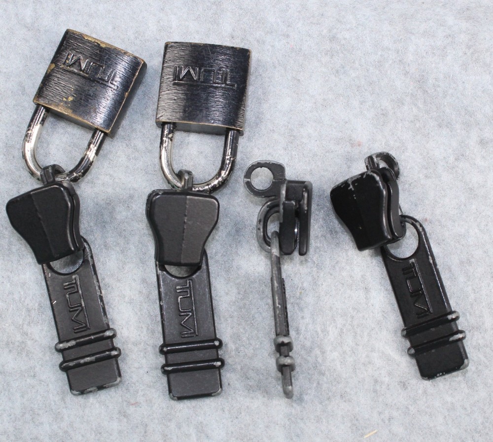 Tumi Replacement Parts Black Large Locking Zipper Pull Tabs Sliders padlock