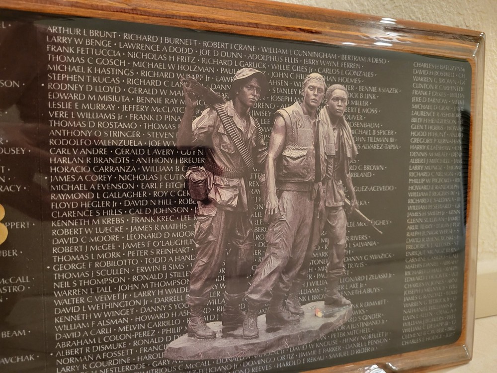Vietnam War “The Wall” Memorial Wall Solid Wood Clock. MINT