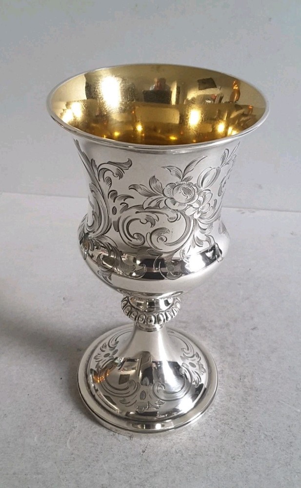 GOOD , CRESTED ANTIQUE SOLID SILVER GOBLET / CHALICE. HT. 17cms. LON. 1850