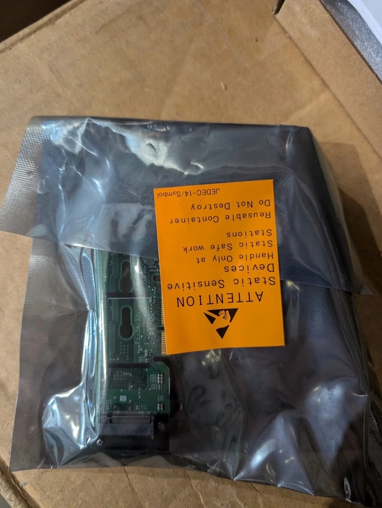 7Y37A01092 THINKSYSTEM M.2 ENABLEMENT KIT SINGLE M.2 ADAPTER BACKPLANE 01KN511