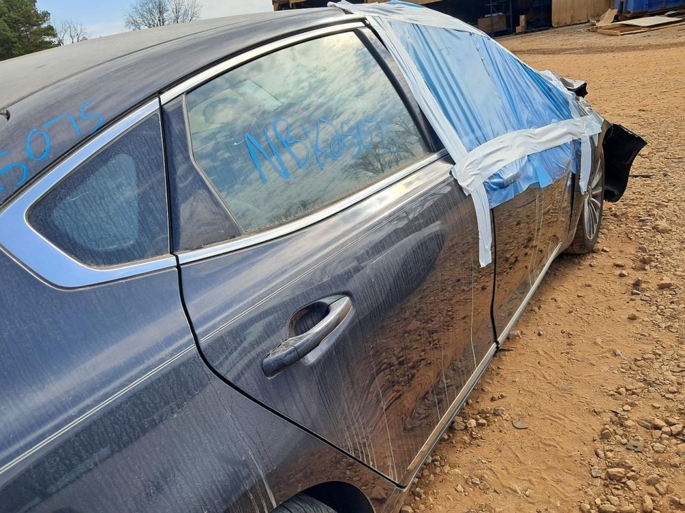 CADENZA 2017 Glove Box 4874971