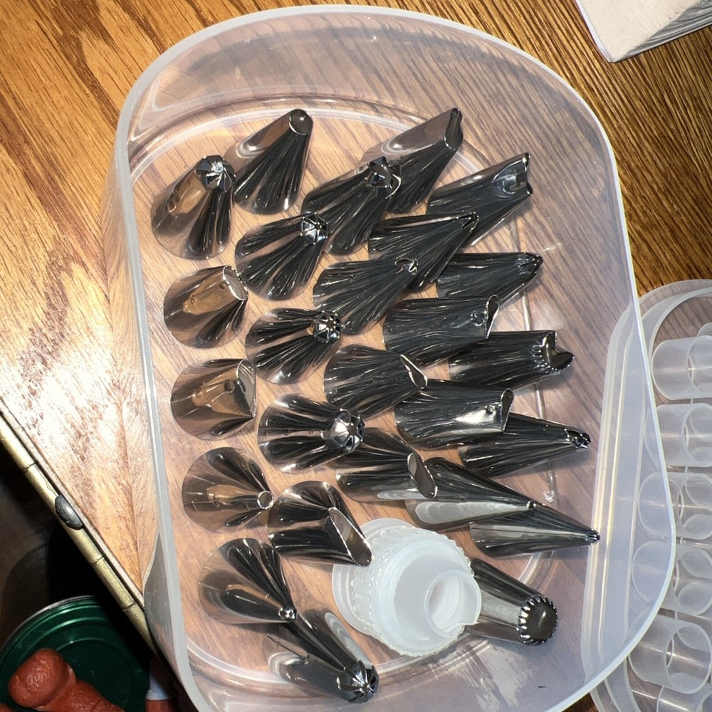 Nordic Ware International Decorating Tip Set