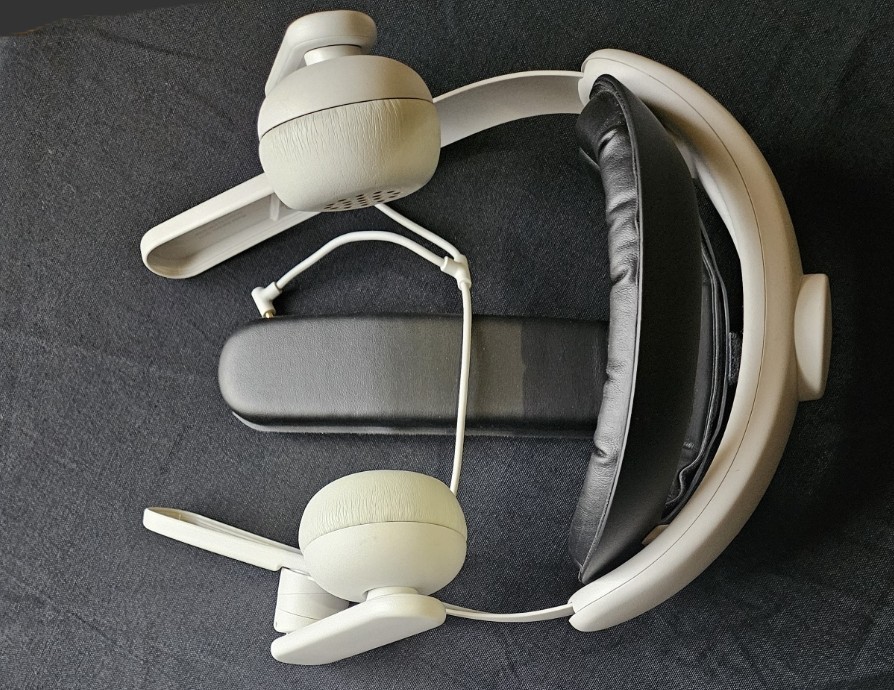 All-in-One Standalone VR Bundle - Meta/Oculus Quest 2 128gb