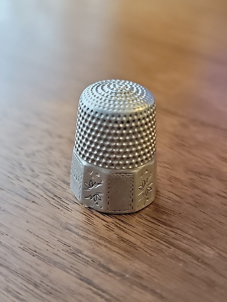 #XC Antique Simons Sterling Silver Size 11 Thimble Scrolls