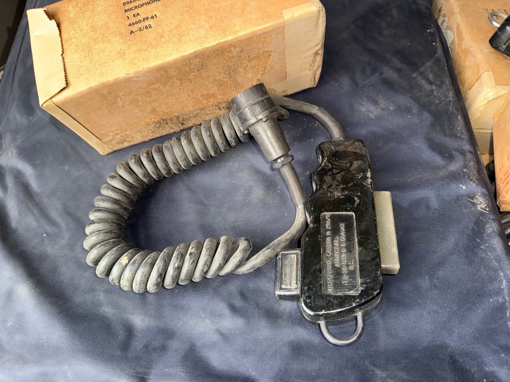 US Army Handset for Radio Microphone M-29B/U NOS