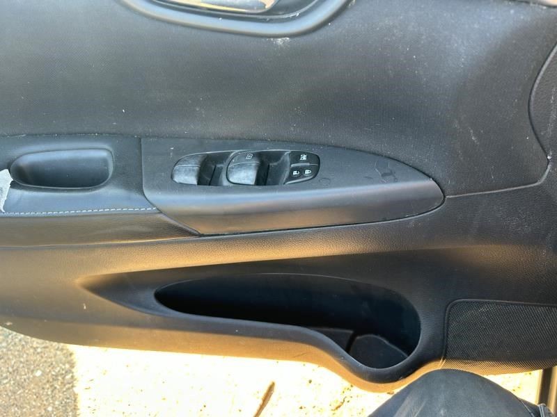 SENTRA 2018 Fuse Box Cabin 104687622