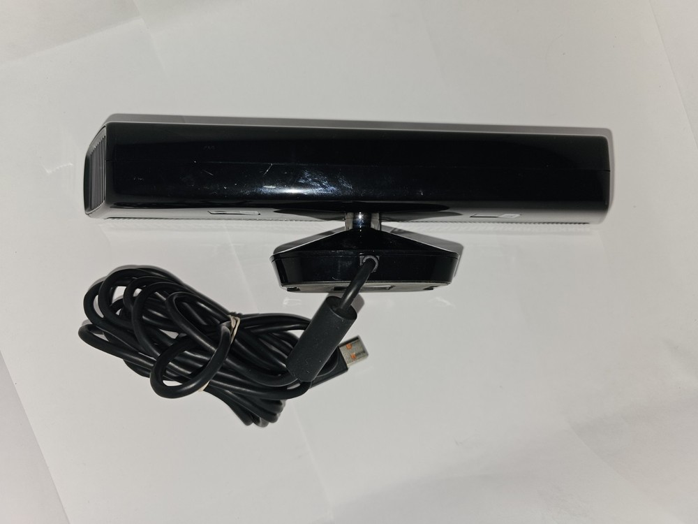 Microsoft Kinect Sensor for XBox 360- Game Bundle, All Tested And Complete