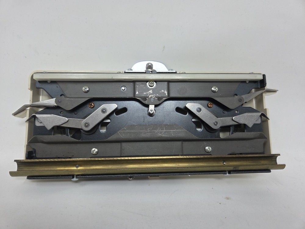 Singer / Studio SRP 60N Knitting Machine Carriage Slider