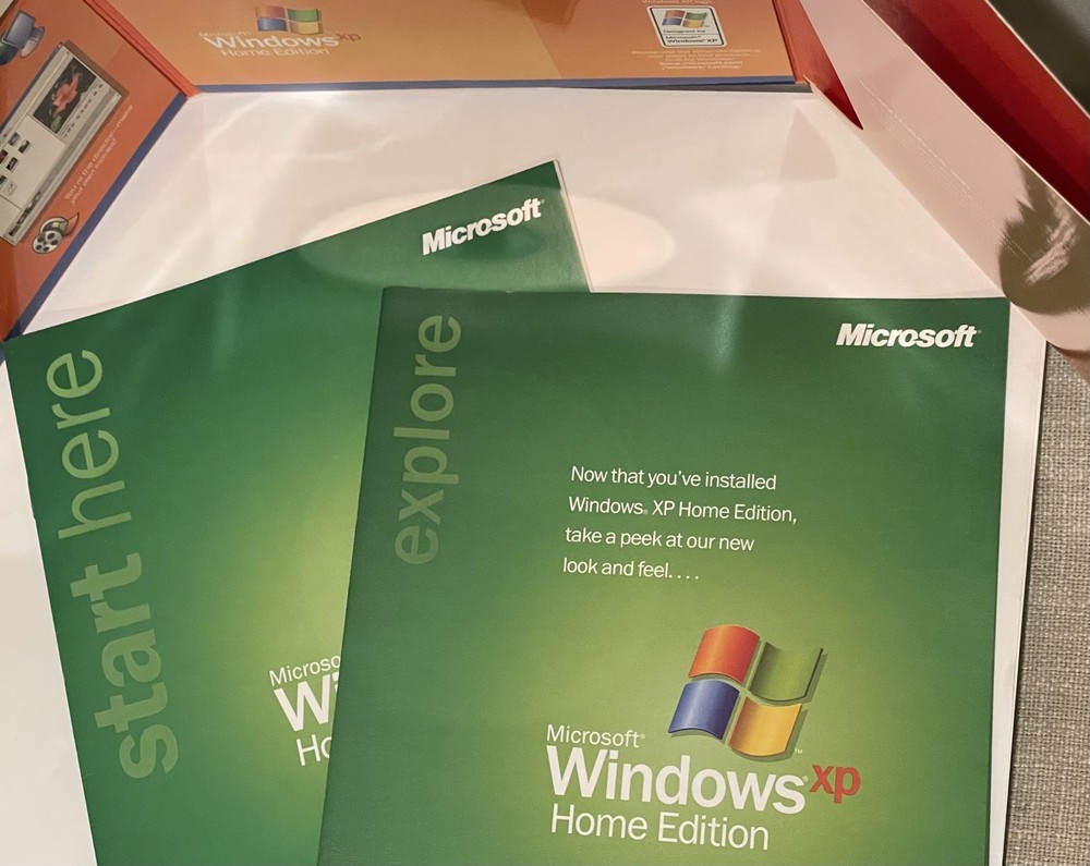 2002 Microsoft Windows Home Edition Operating System + Windows Media Player 9