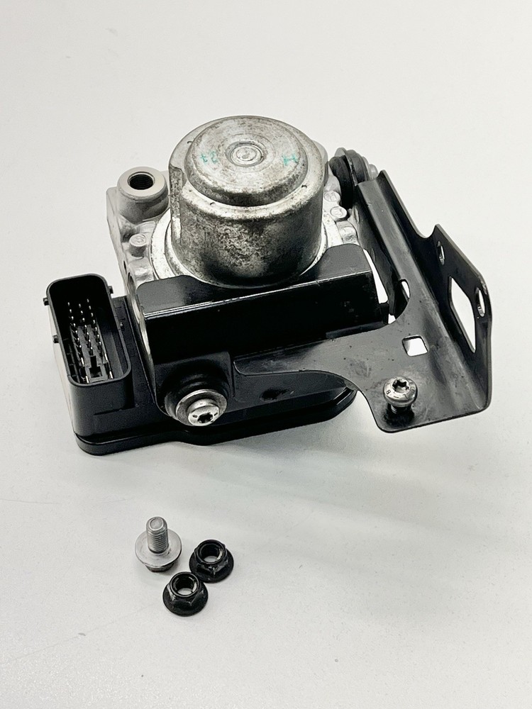 2005-2018 TRIUMPH SPRINT ST GT OEM ABS Brake Pump Modulator Module