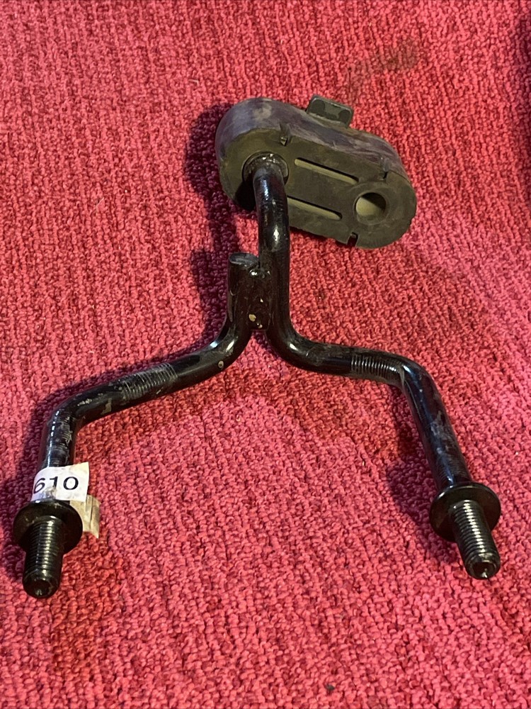 15746610 muffler hanger