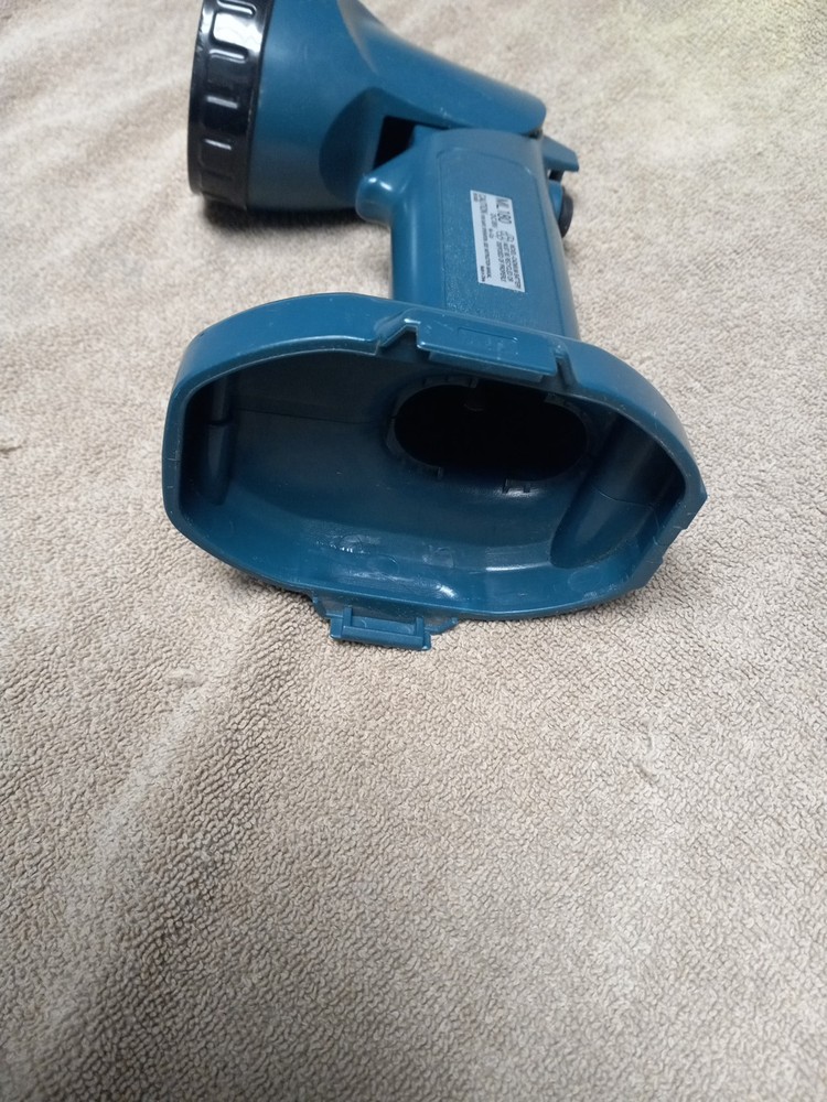 MAKITA 18V (ML180) CORDLESS WORK FLASHLIGHT - Bare Tool Only NO BATTERY