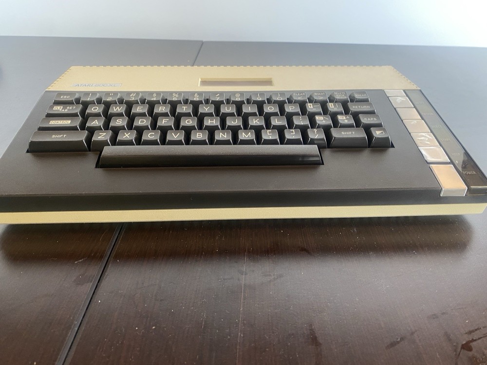 Vintage Retro Atari 800XL Computer - Tested & Working!