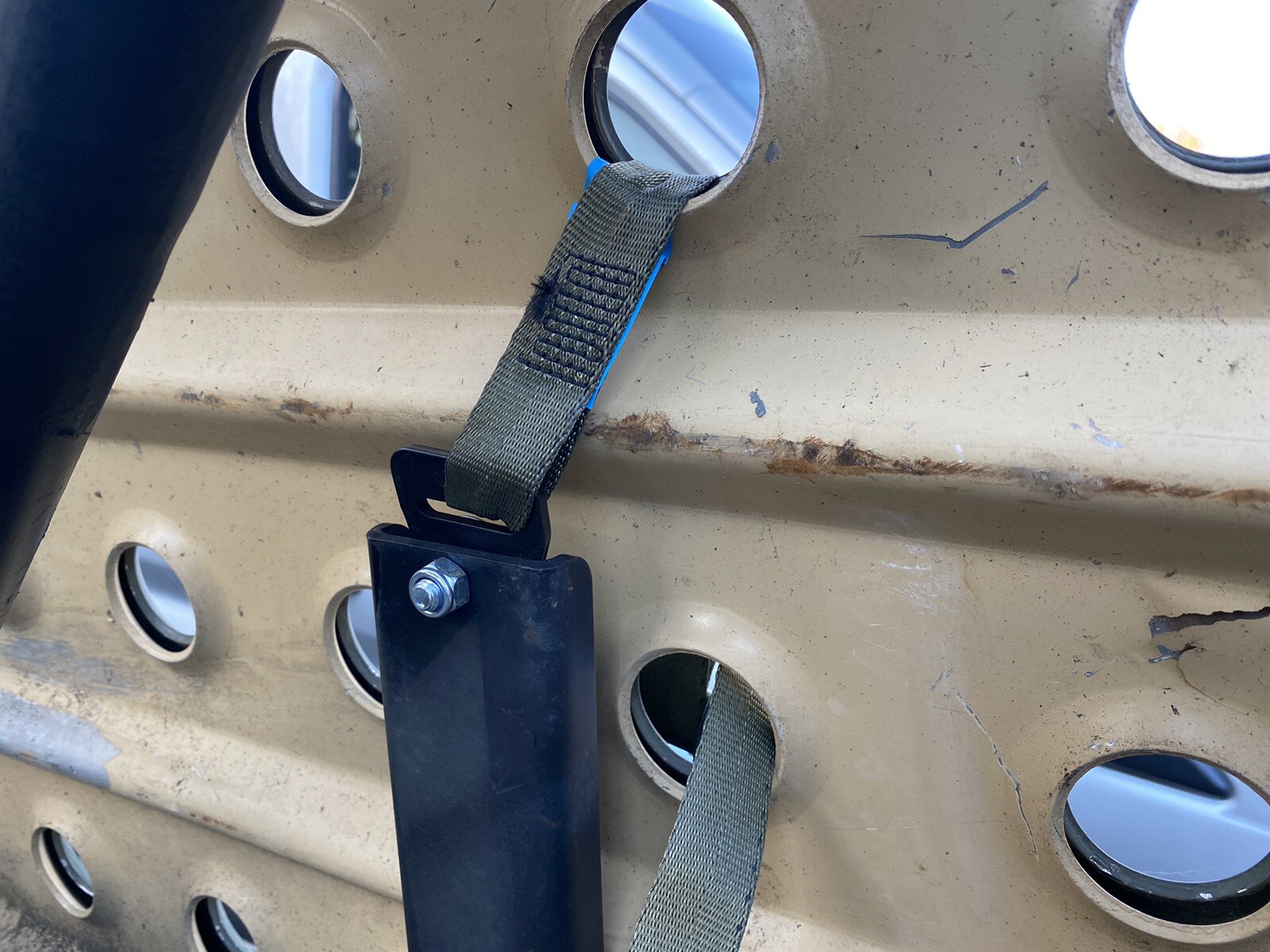 Fold up Jerrycan Holder Ratchet Strap 25mm 1m with Anchor Plates LC400daN Black