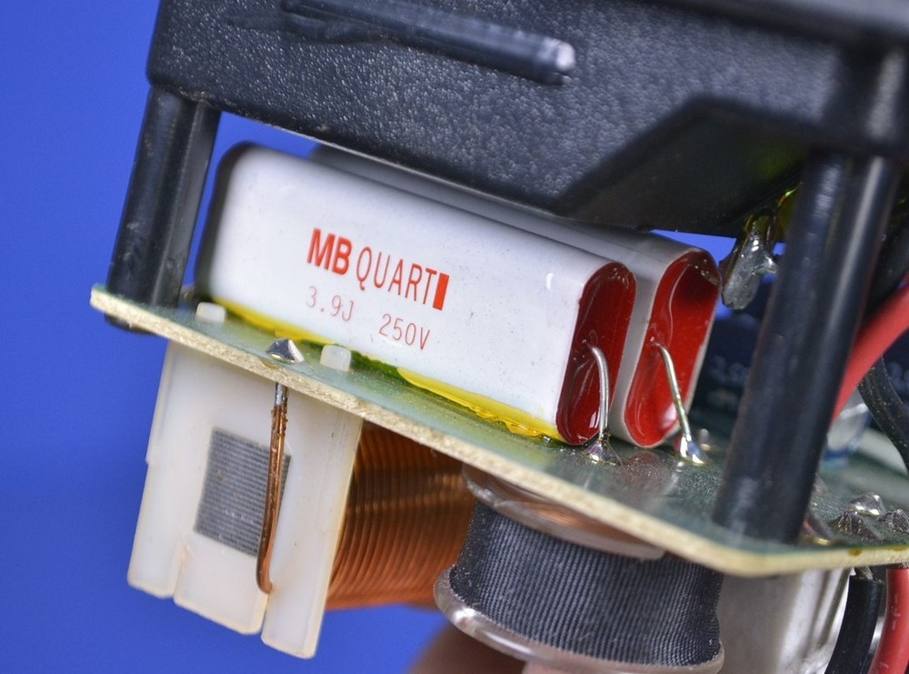 MB Quart D30 Speaker Two-Way Crossover Network w/ Signed Capacitors