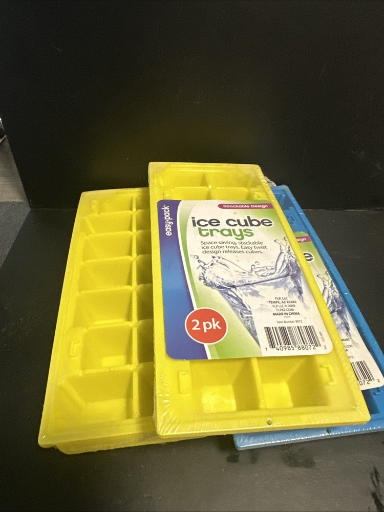 (2 Pack) Space Saving, Easy Twist Ice Cube Tray, Plastic,Rectangular, Stackable