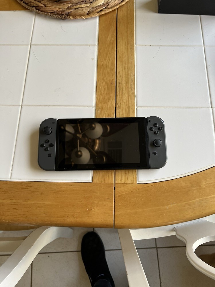 Nintendo 8GB Switch Console - Black - Pro Controller Included!!