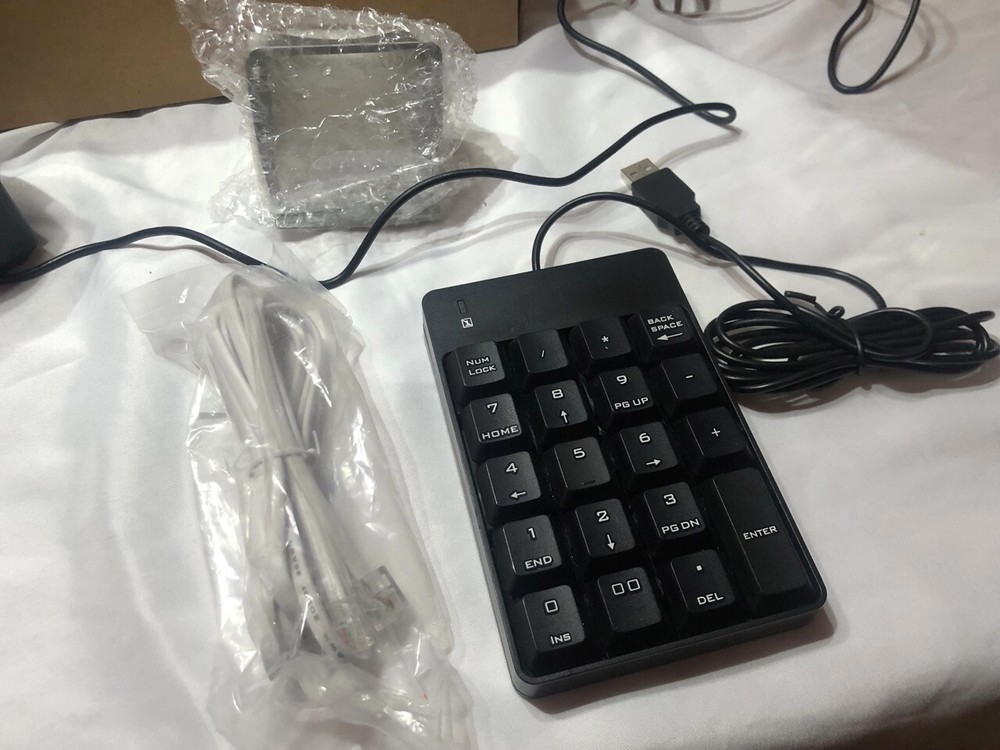 First Data FD130 Credit Card Terminal With Keypad Powers On Untested