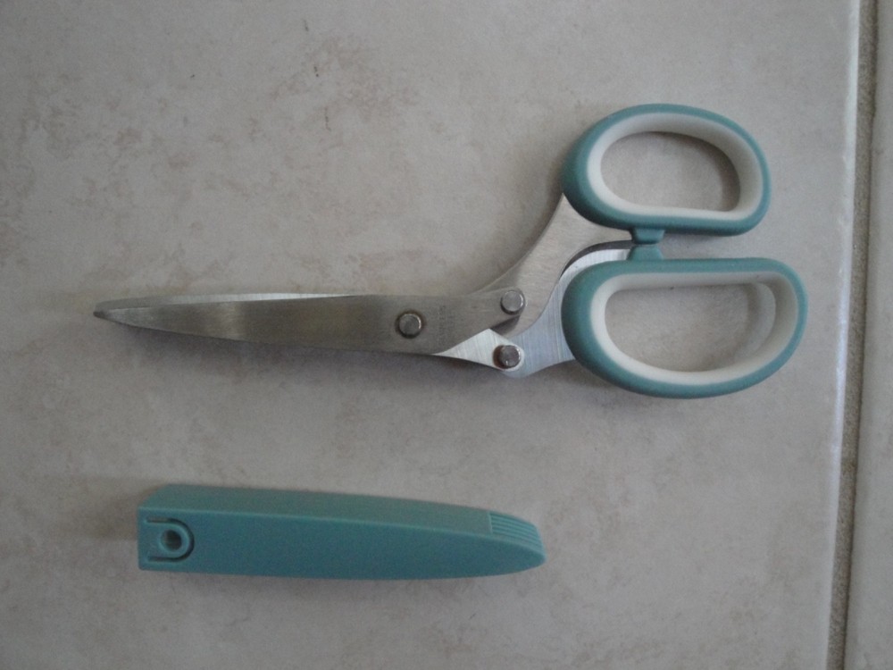 Nice Stainless Steel Multi Blade Herb Scissors !