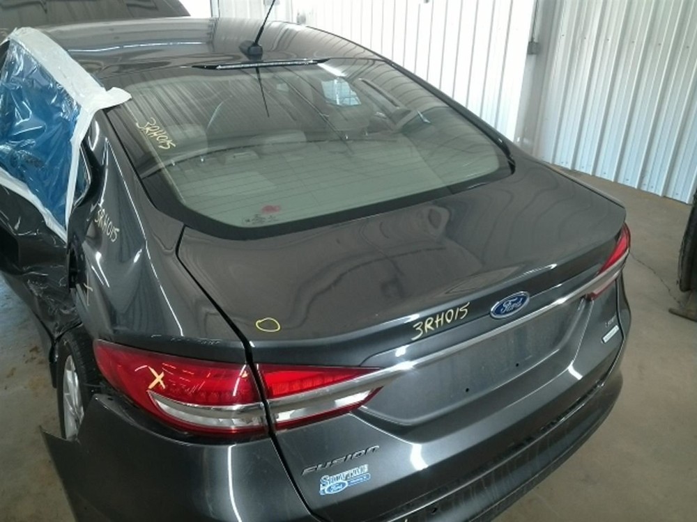 FUSION 2017 High Mounted Stop Light 104884332